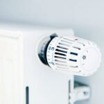 Pourquoi on parle autant de vannes thermostatiques et de rénovation en 2026 ?